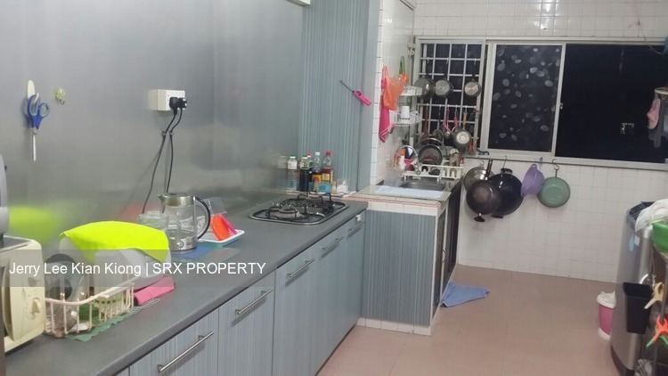 Blk 229 Jurong East Street 21 (Jurong East), HDB 3 Rooms #173255112